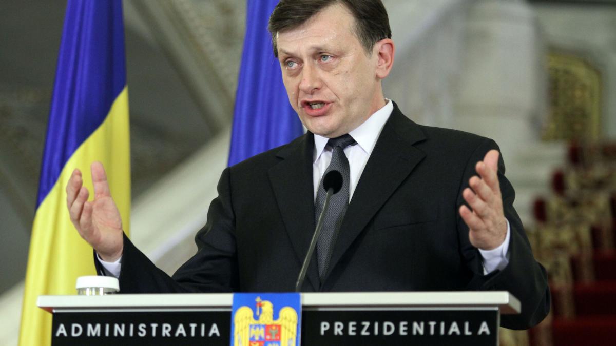 lui ilie bolojan i se cere ca pnl sa il propuna pe crin antonescu drept candidat la prezidentiale surse psd si udmr l ar sustine