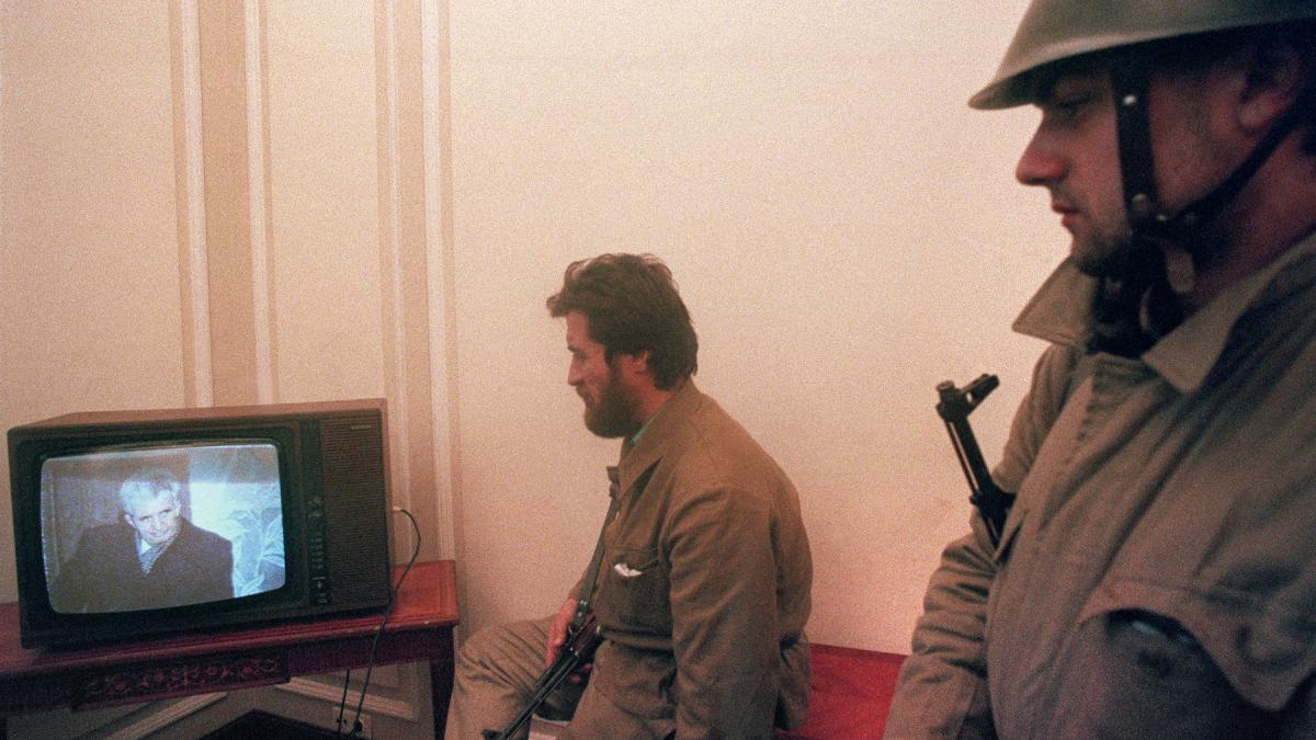 35 de ani de la revolutie mesajul lui ion iliescu din 23 decembrie 1989 despre teroristi si sotii ceausescu