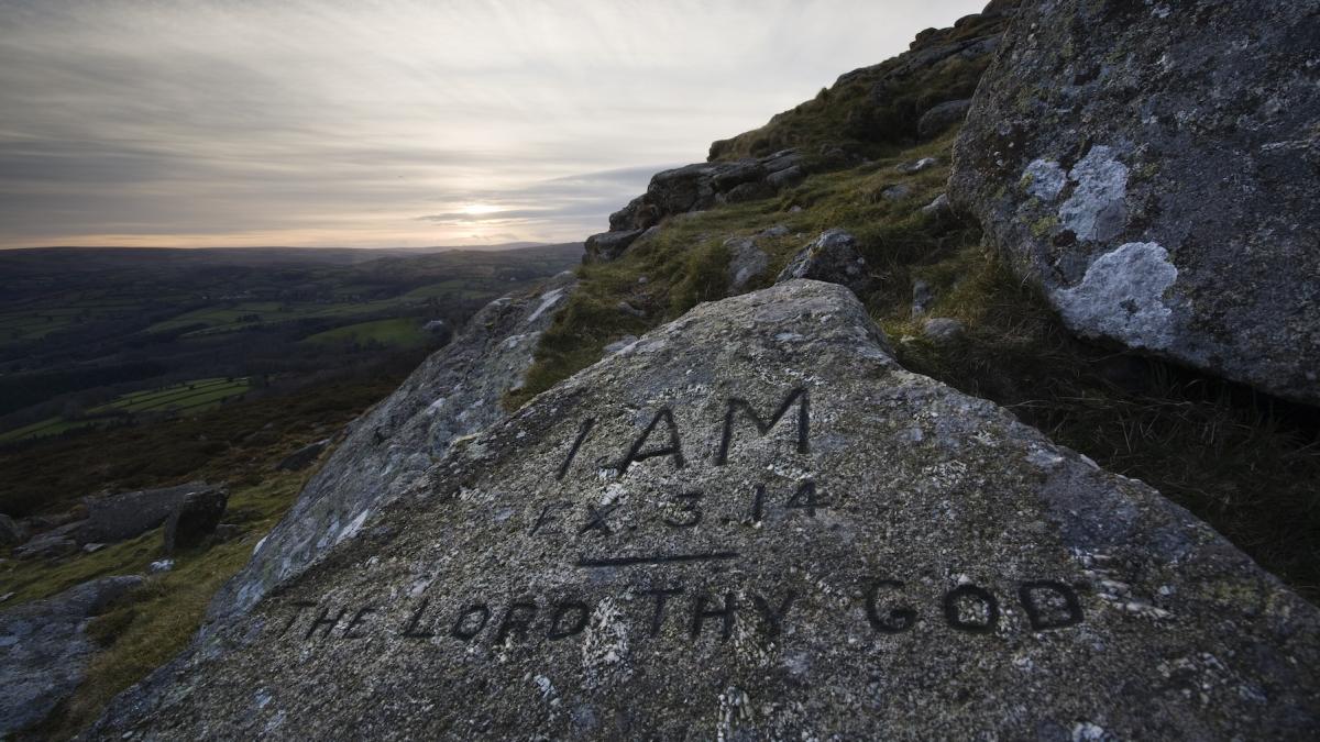 cea mai veche tabla a legii inscriptionata cu cele zece porunci a fost vanduta cu peste 5 milioane de dolari