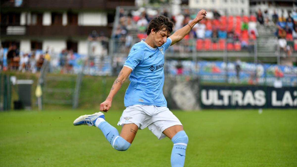 stranepotul lui mussolini a marcat un gol decisiv si a sarbatorit impreuna cu tribunele facand salutul nazist