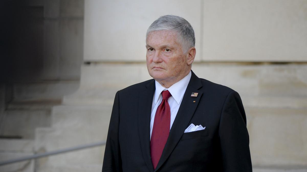 mesajul ambasadorului adrian zuckerman pentru romani e o zi fericita fortele intunecate au esuat