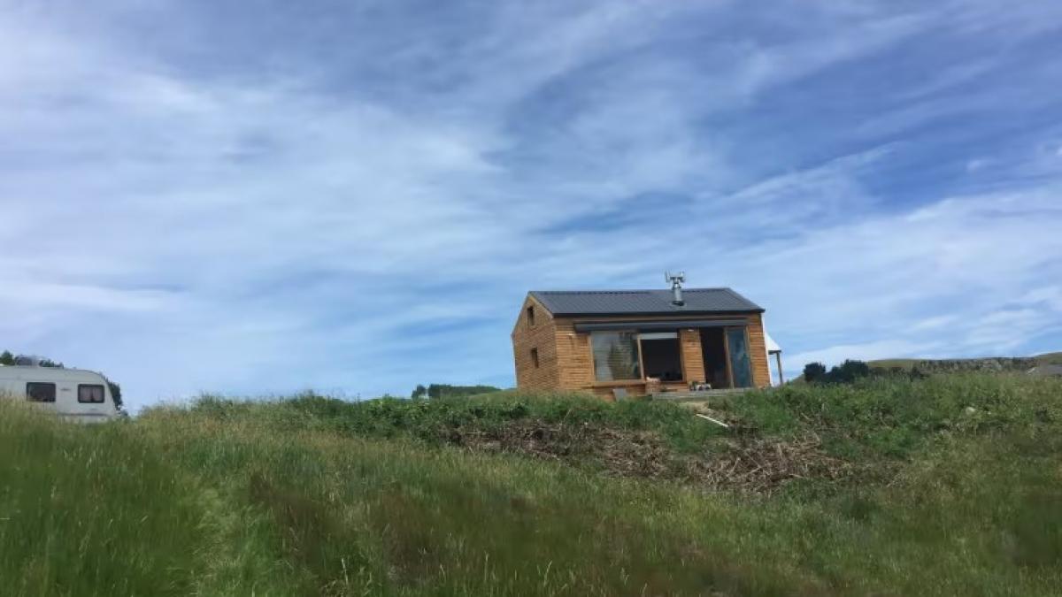 frenezia micro locuintelor a cuprins noua zeelanda tot mai multi oameni se muta in case cat o sufragerie cu dusul la exterior