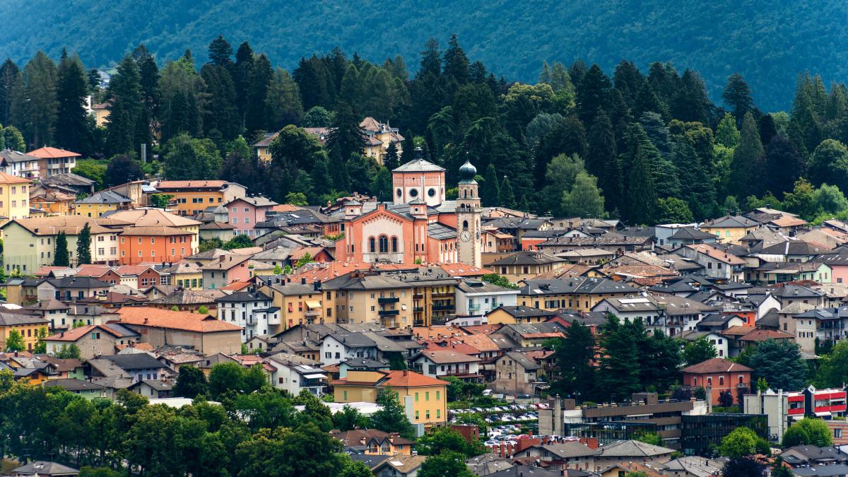 hotelul imparatesei sissi din levico terme in italia a fost scos din nou la licitatie de data aceasta cu un pret mai mic