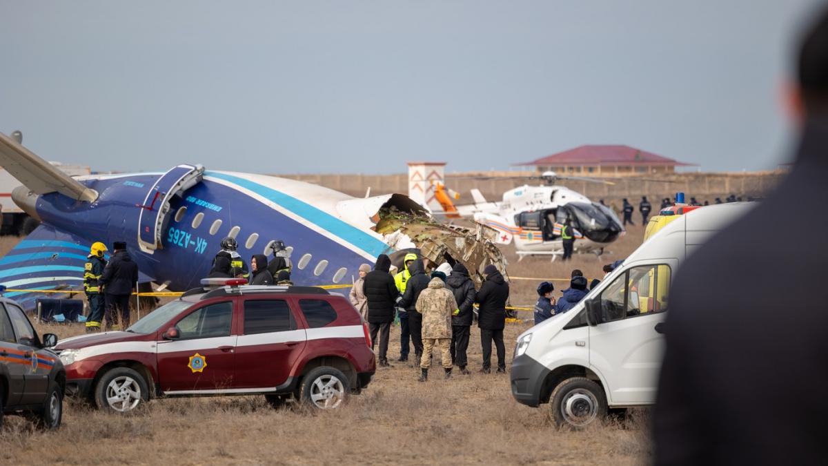 primul raport oficial dupa tragedia din kazahstan avionul s a prabusit dupa interferente fizice si tehnice externe