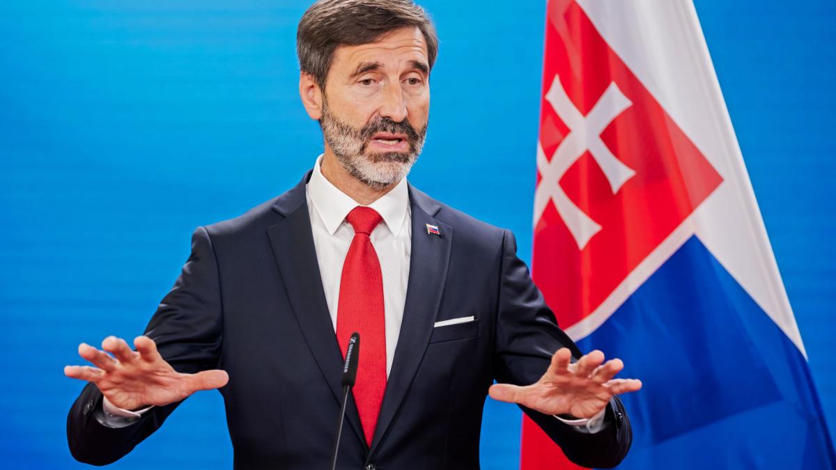 slovacia confirma ca este gata sa gazduiasca negocieri de pace rusia ucraina la o zi dupa anuntul lui putin