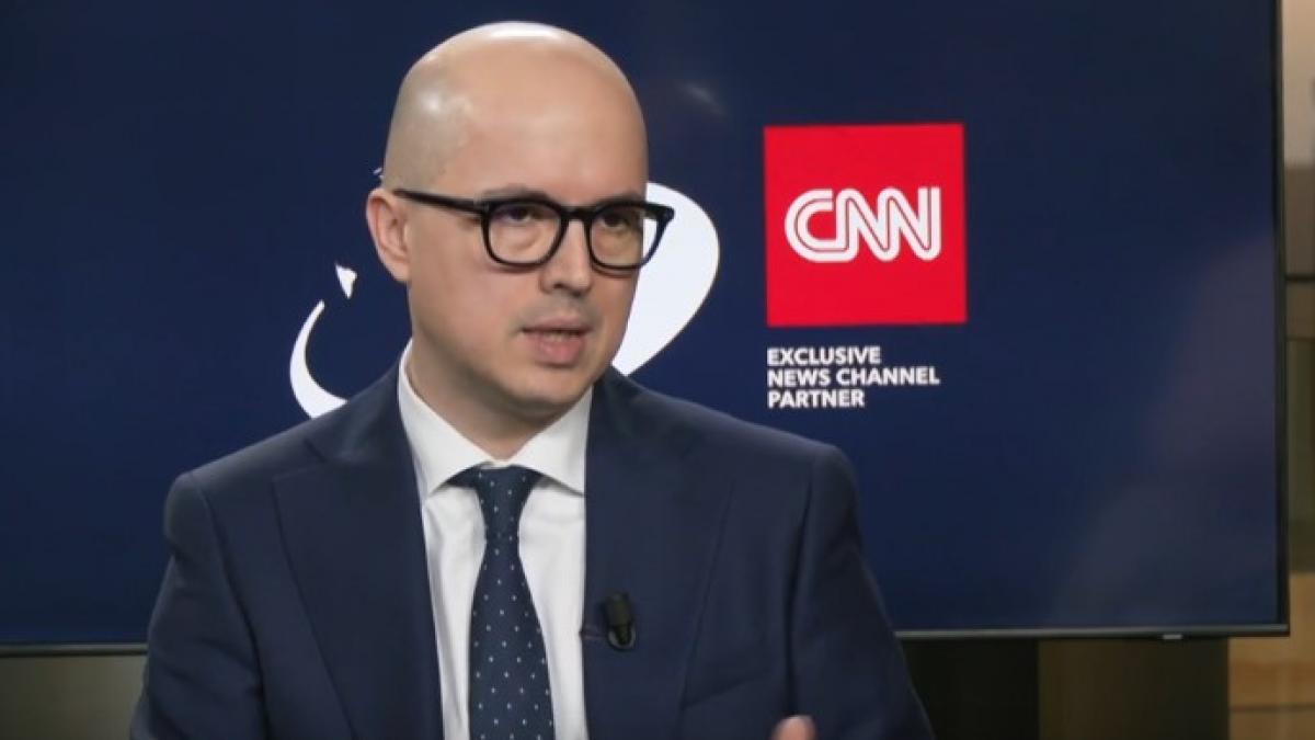 capcanele retelelor sociale cum ne protejam de pericolele din lumea digitala alfabetizarea e cheia