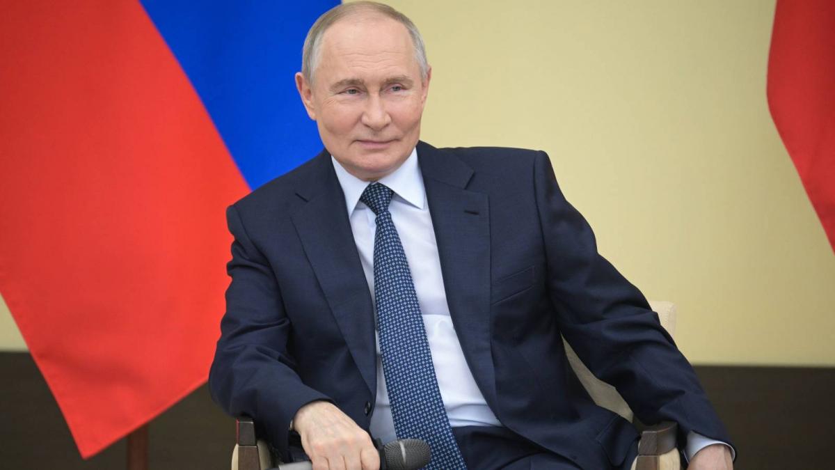 putin trimite experti rusi in kazahstan pentru ancheta privind avionul cu pasageri prabusit