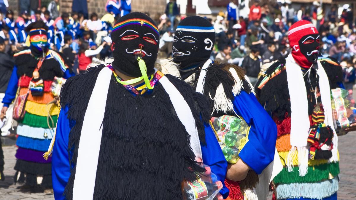 in peru exista o traditie prin care se organizeaza lupte libere pentru rezolvarea disputelor