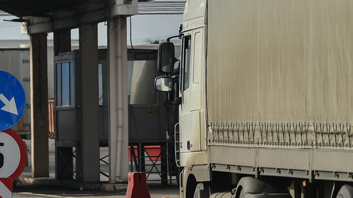 de maine romanii vor trece prin vami fara controale cnair pastreaza personal pentru roviniete ce se intampla cu cantarele din vami