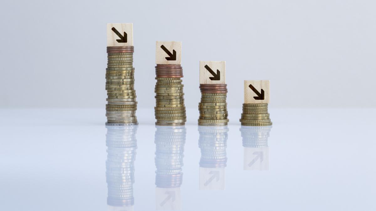 deficit bugetar de 7 12 in noiembrie salariile bugetarilor au ajuns la 148 de miliarde de lei cu 23 mai mari decat anul trecut