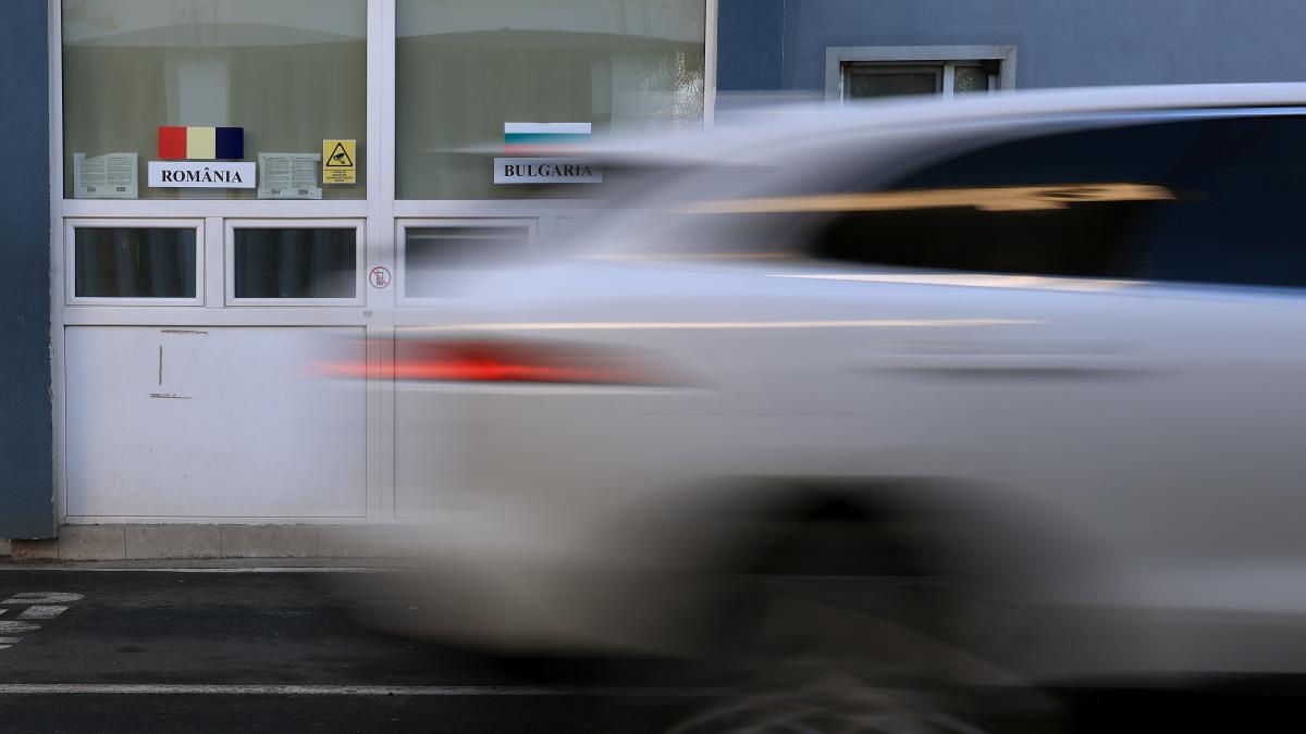 n am crezut vreodata ca o sa apuc vremea asta la granitele fara controale soferii au claxonat fericiti au filmat si au facut poze