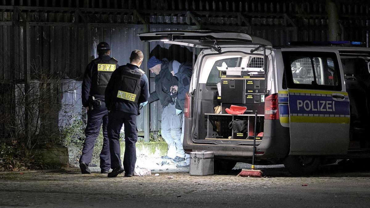 explozie in fata unei sectii de politie din berlin doi politisti germani au fost raniti s a produs un grav incident de securitate