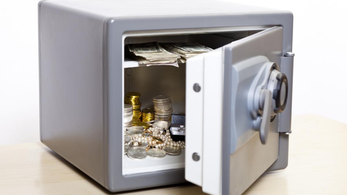 jaf la pont in sibiu hotii au furat bani si bijuterii de 50 000 de euro dintr o vila