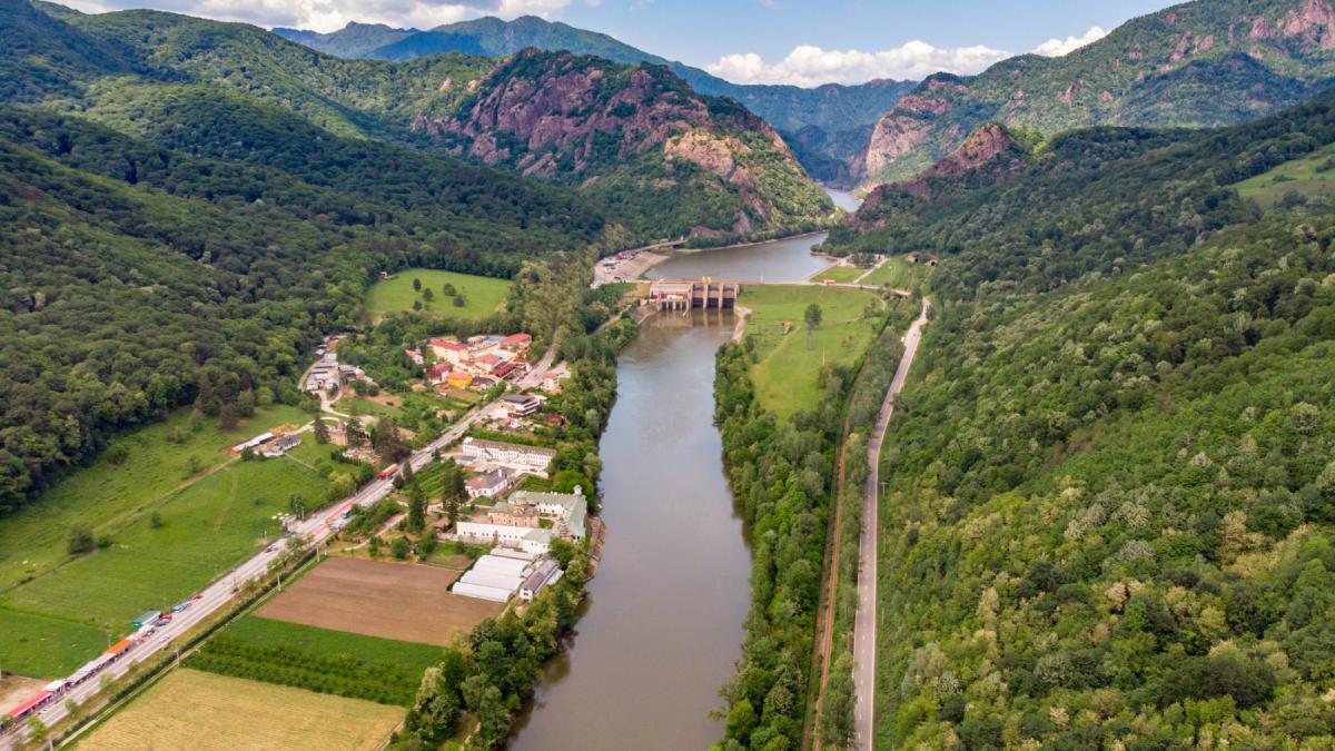 restrictii de circulatie pe valea oltului in perioada 5 7 ianuarie 2025 in ce interval orar se aplica si ce vehicule sunt interzise