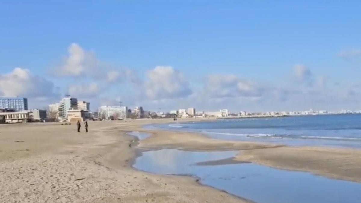 la mare pe plaje s au format insulite si lagune expertii explica fenomenul neobisnuit de pe litoral trebuie sa ne obisnuim