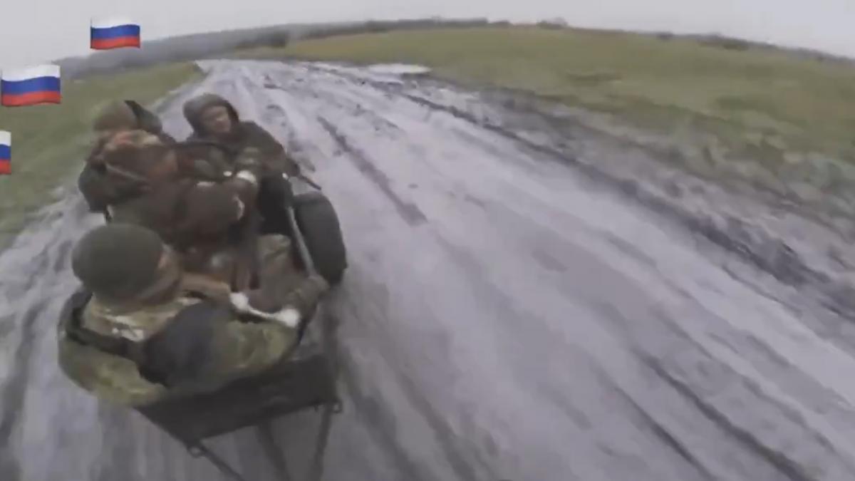 bine ati venit in ucraina ultimul model de blindat cu care sunt carati rusii pe front