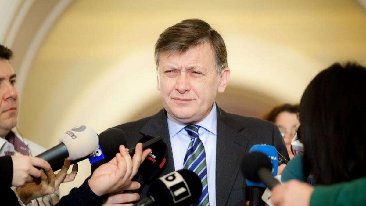 crin antonescu avertizeaza ca de ani de zile se baga in mintea romanilor conspiratii fenomenul a crescut si se comporta ca o infectie