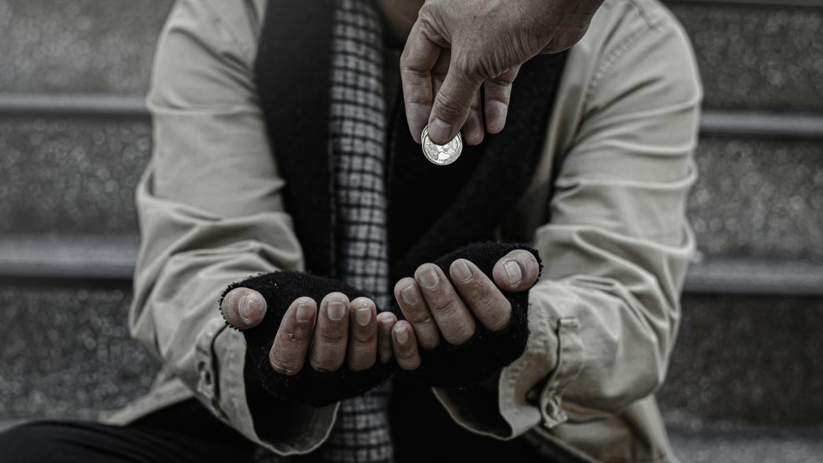 cel mai bogat cersetor din lume este milionar dar iese in continuare pe strada ca sa primeasca pomana ce avere are barbatul