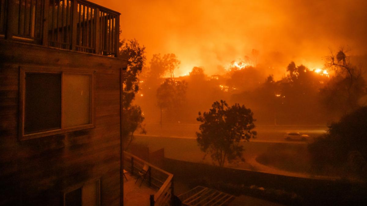ce este vantul diavolului fenomenul meteo care alimenteaza incendiile devastatoare din los angeles