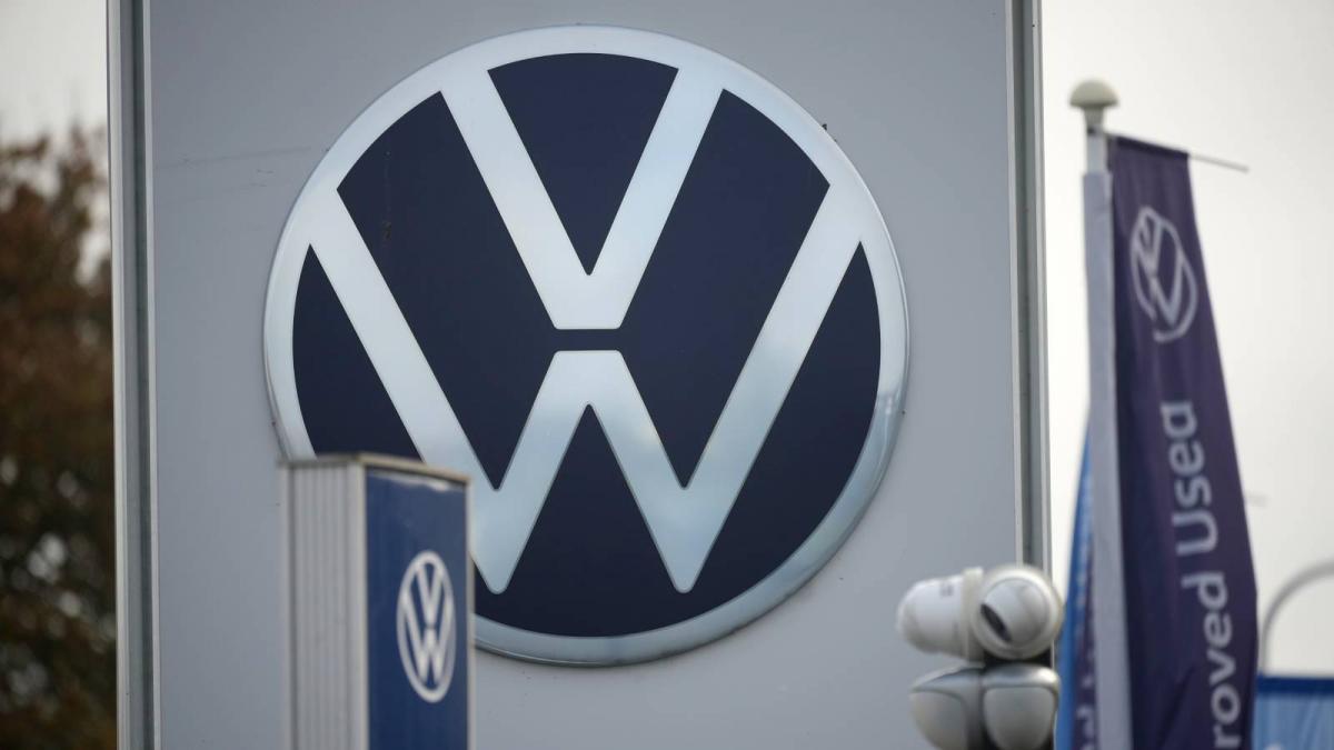 dupa decizia de concedieri masive volkswagen va taia si 300 de milioane de euro din salariile angajatilor pana in 2030