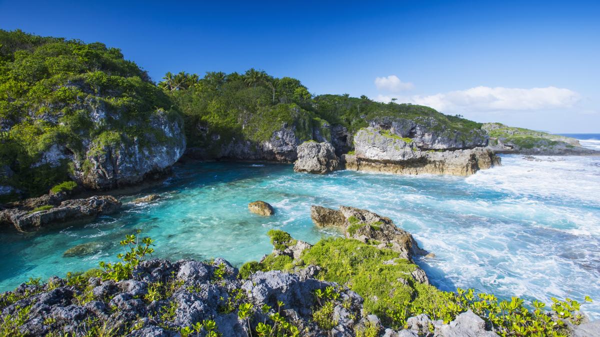 vrei sa sponsorizezi o bucata de paradis solutia inedita pe care a gasit o o insula din pacific pentru a si salva apele
