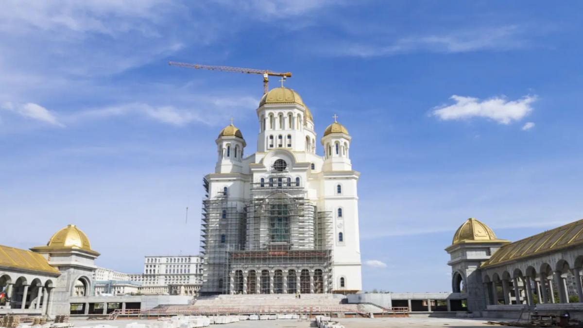 catedrala neamului din bucuresti va fi gata anul acesta va fi sfintita de patriarhul romaniei in octombrie cand se deschide permanent