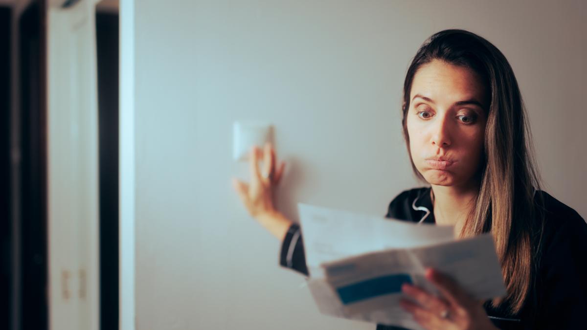 cu cat vor creste preturile la energiei dupa expirarea plafonarii trei scenarii posibile unele facturi se vor dubla