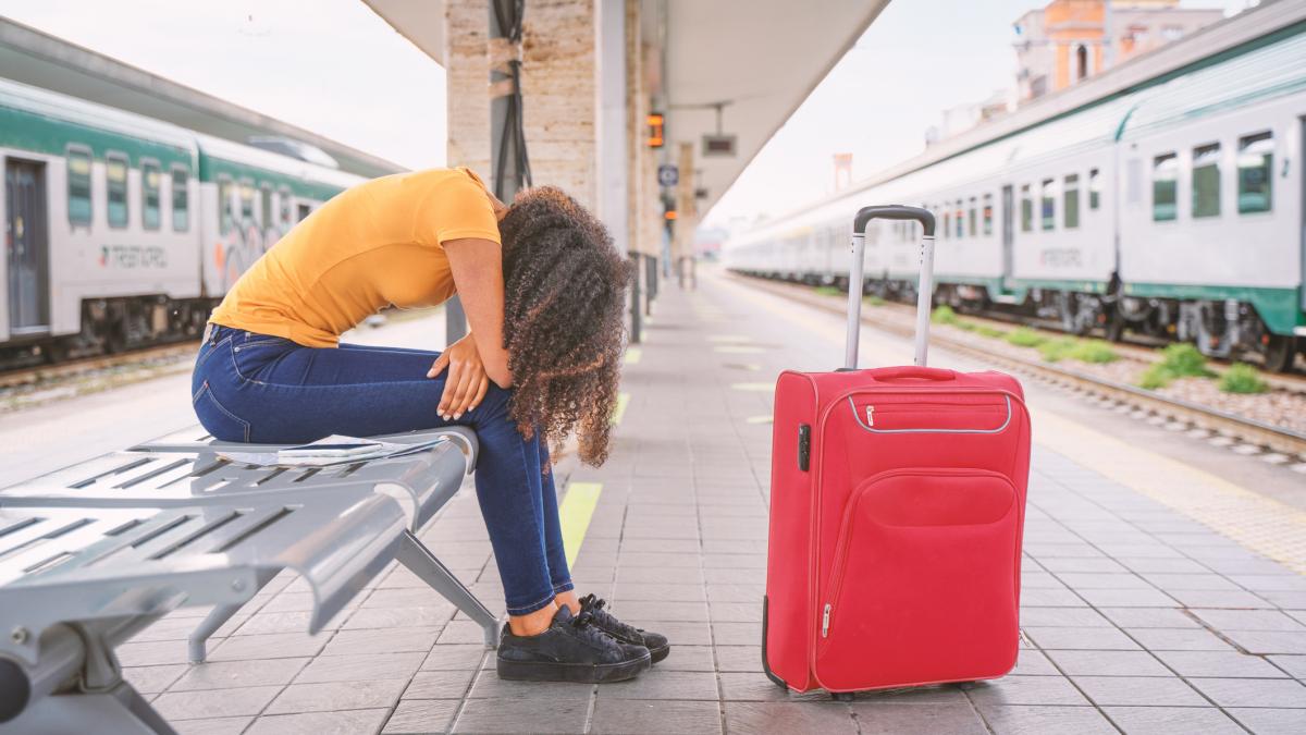 greve de amploare vor paraliza vineri italia protestul va afecta traficul feroviar aerian scolile si institutiile publice