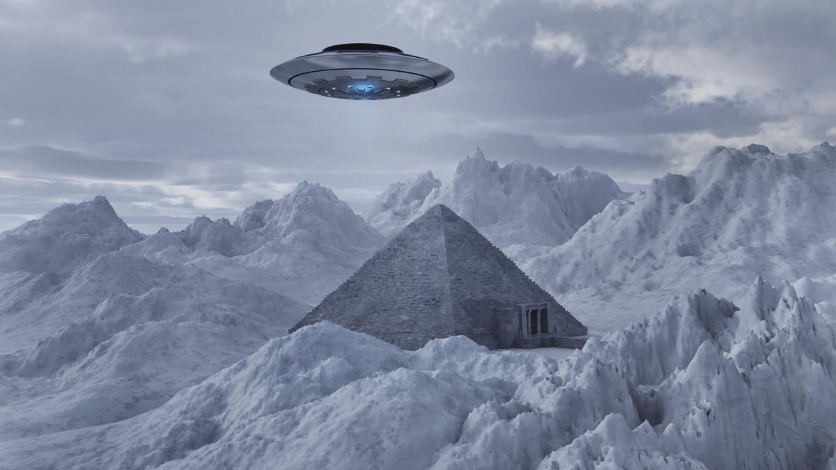 piramida din antarctica sculptata de un fenomen rar cum arata muntele bizar care a starnit o teorie a conspiratiei cu extraterestri