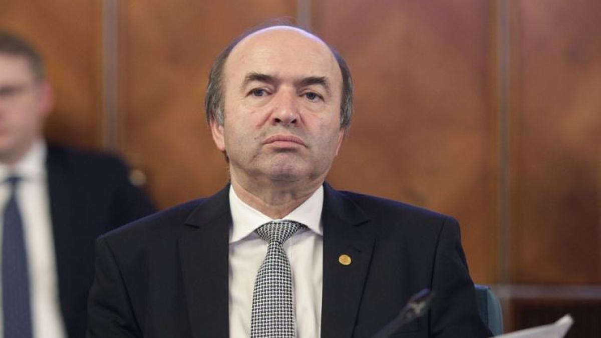 tudorel toader aceasta actiune de revizuire nu are sorti de izbanda nu exista aceasta procedura in constitutie
