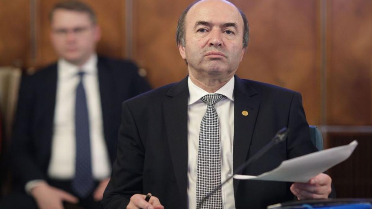tudorel toader aceasta actiune de revizuire nu are sorti de izbanda nu exista aceasta procedura in constitutie