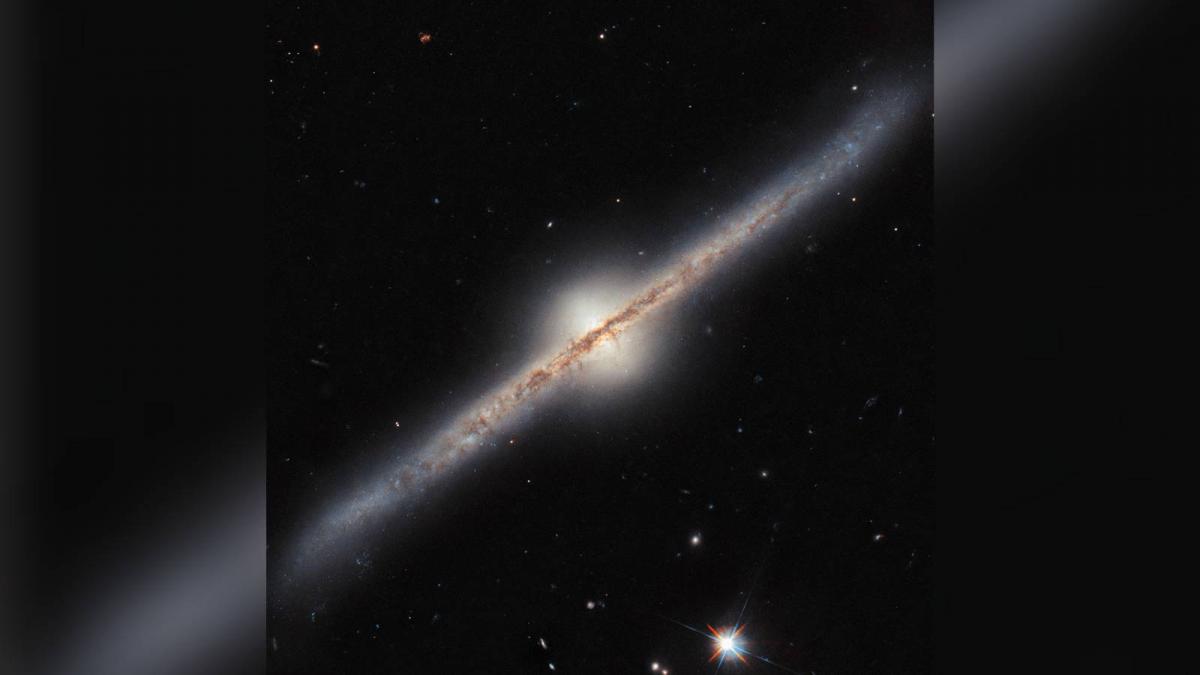fotografia saptamanii nasa a reusit sa surprinda o imagine uluitoare cu o galaxie spirala a durat 23 de ani sa o realizeze