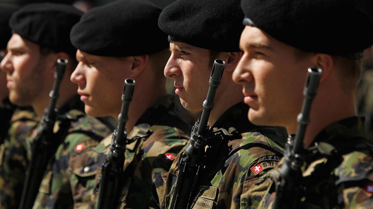 elvetia a mobilizat armata si avioane de lupta pentru securitatea forumului economic mondial de la davos