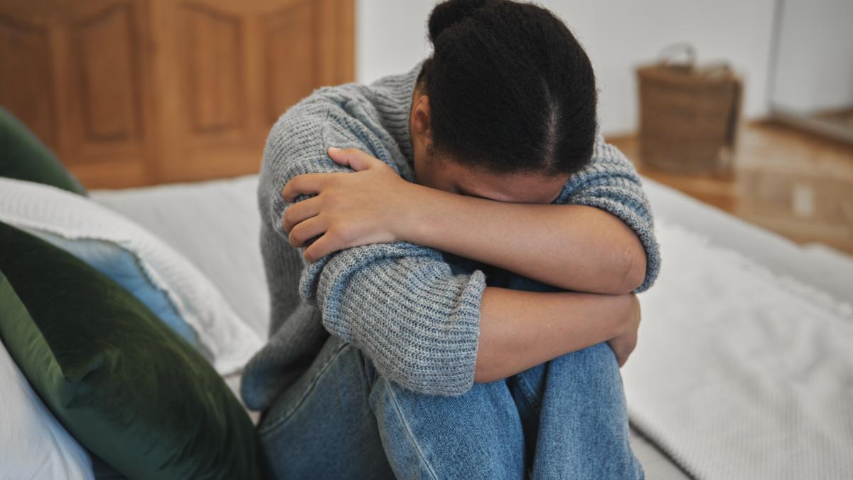 o tanara de 18 ani a acuzat 64 de barbati ca au violat o cazul a starnit o unda de soc in india