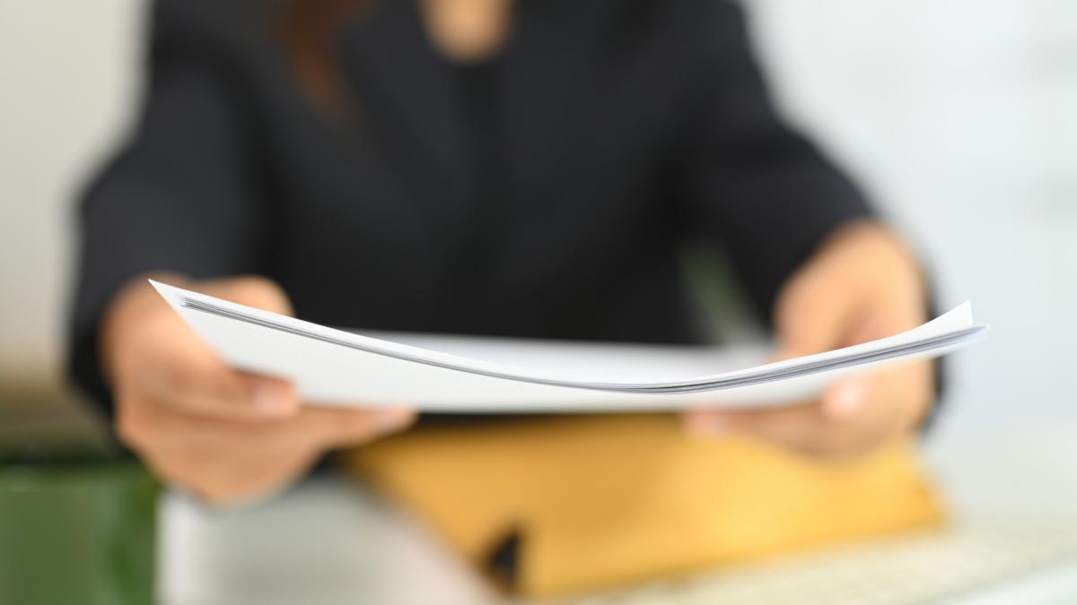 romanii tot mai atenti la costuri si digitalizare cum isi aleg bancile