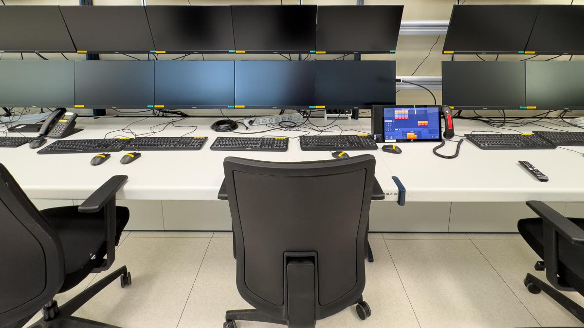 youpol aplicatia politiei din italia care da oamenilor posibilitatea sa denunte infractorii in timp real cum functioneaza