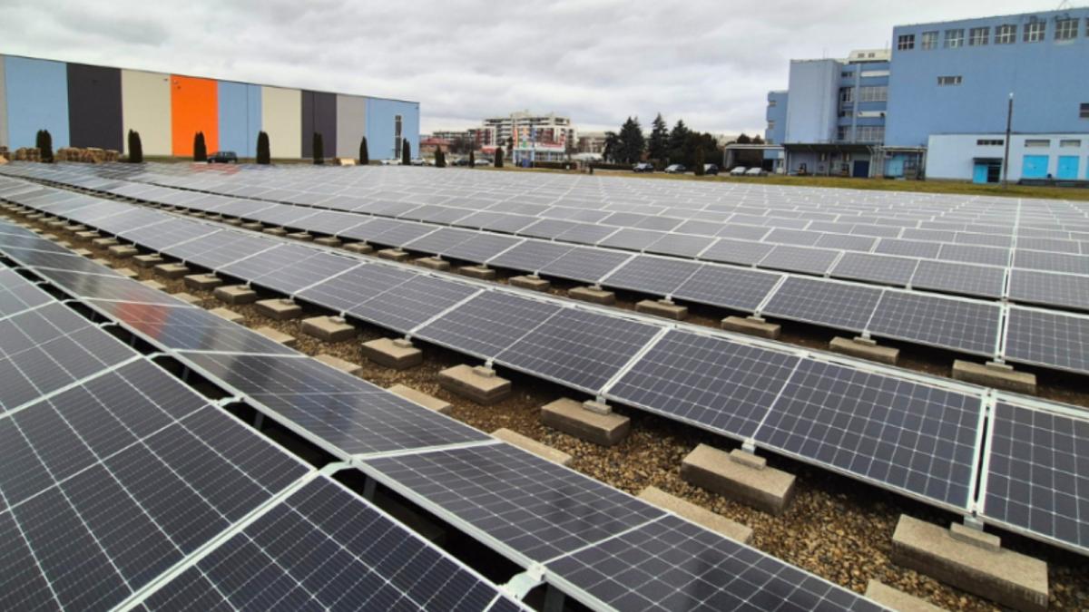 o noua statie solara de ultima generatie a fost instalata la fabrica de medicamente terapia cluj