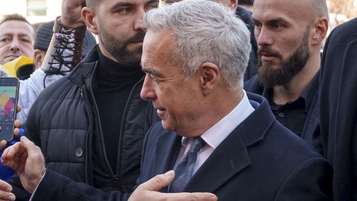 jandarmeria il acuza pe calin georgescu ca a mintit la televizor cu privire la angajatii institutiei dupa procesul de la iccj