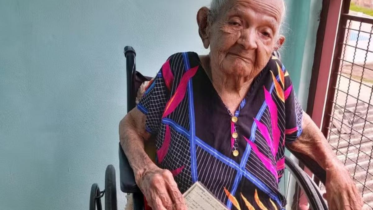 o brazilianca de 119 ani sustine ca este cea mai in varsta persoana de lume spune ca e sanatoasa pentru ca mananca banane