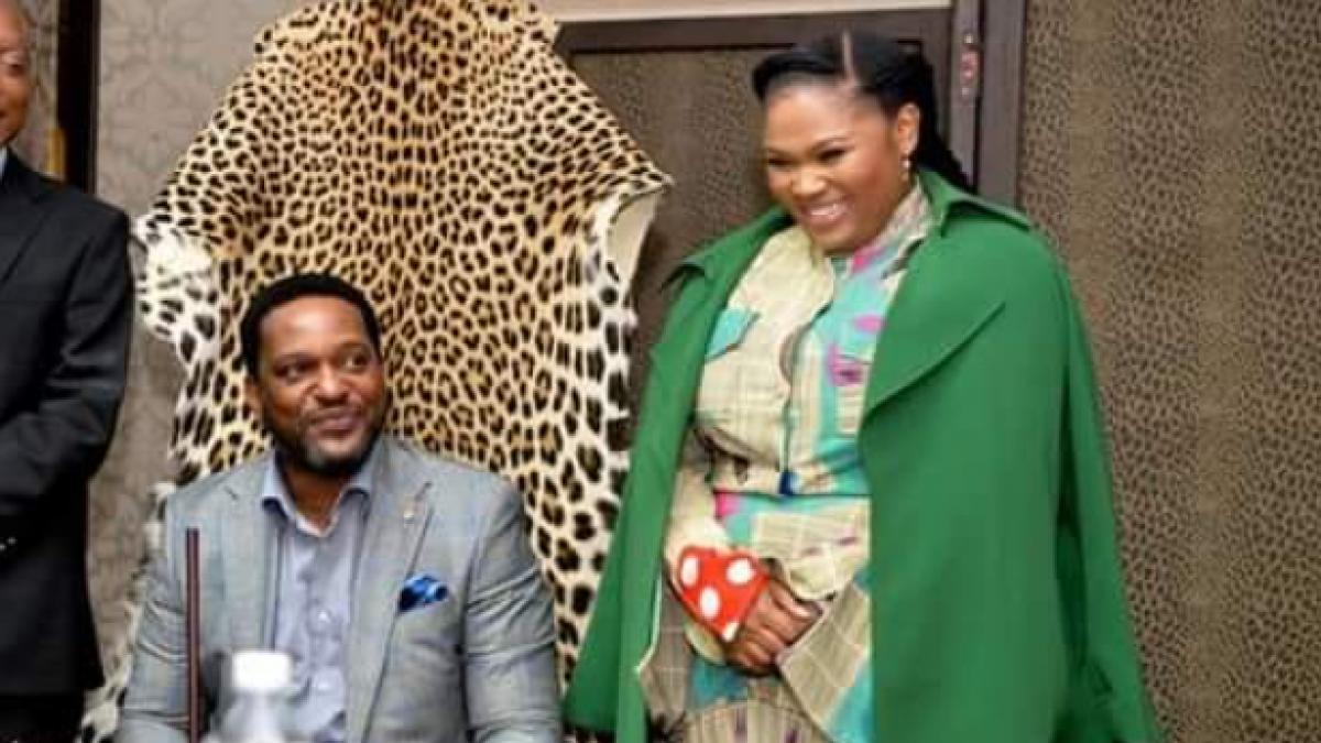 scandal cu iz amoros in familia regala zulu prima sotie a regelui nu este de acord cu a treia casatorie a acestuia