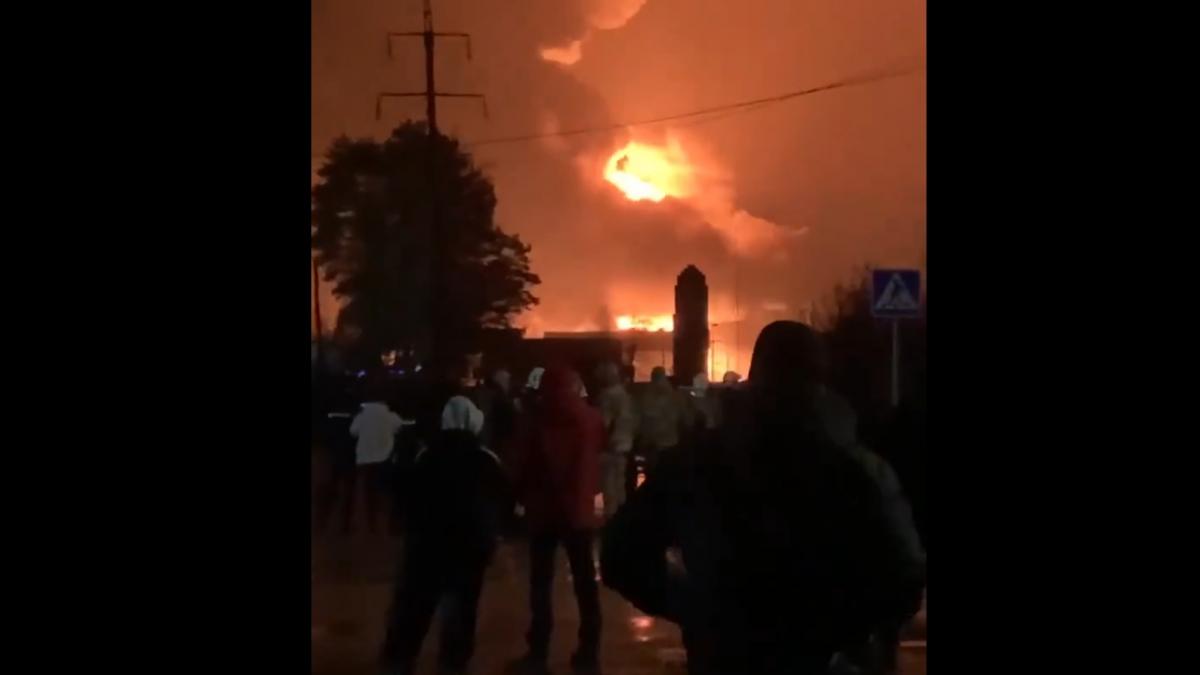 drone ucrainene au atacat o instalatie industriala ruseasca la 170 de kilometri de granita un incendiu violent a izbucnit acolo