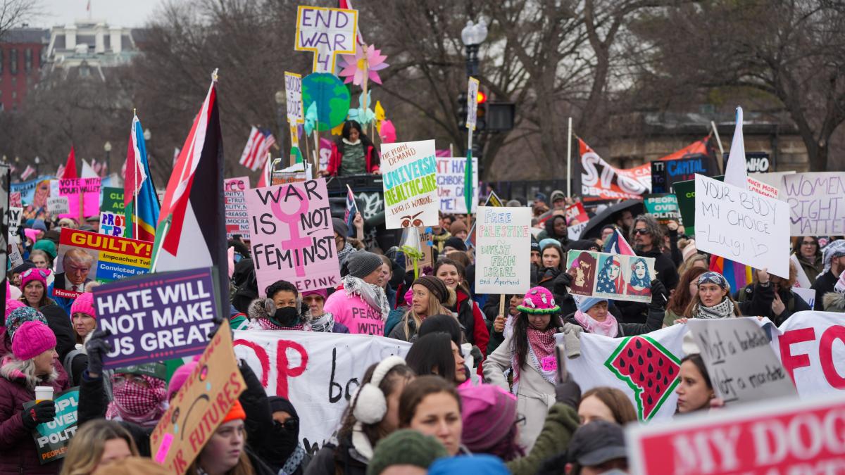 protest urias la washington d c cu doua zile inainte de investirea lui donald trump