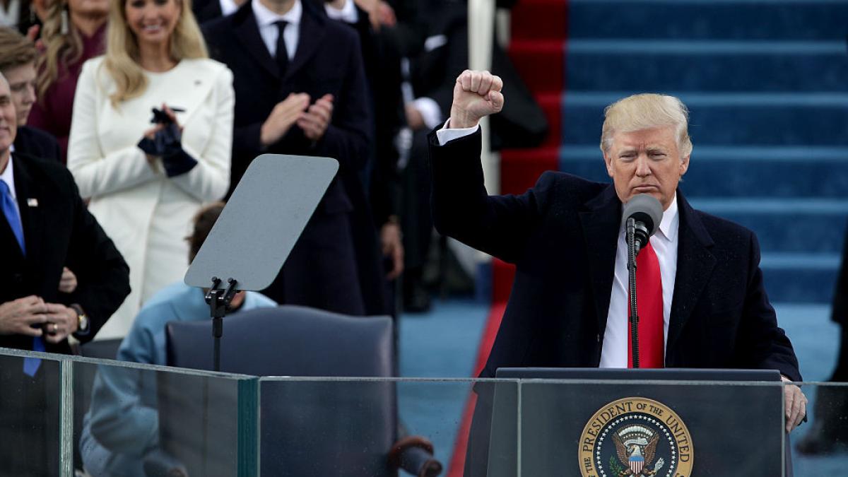 toti vor sa sarute inelul noua administratie trump devoreaza tributul de milioane de dolari de la miliardari si sefi de companii