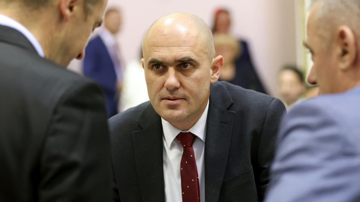 vicepremierul croat a demisionat dupa ce a aparut o filmare cu el tragand cu arma la intamplare din masina