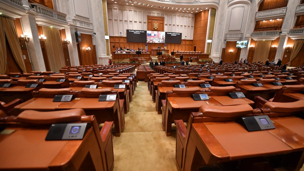 senatul romaniei face concedieri 156 dintre angajati vor fi dati afara