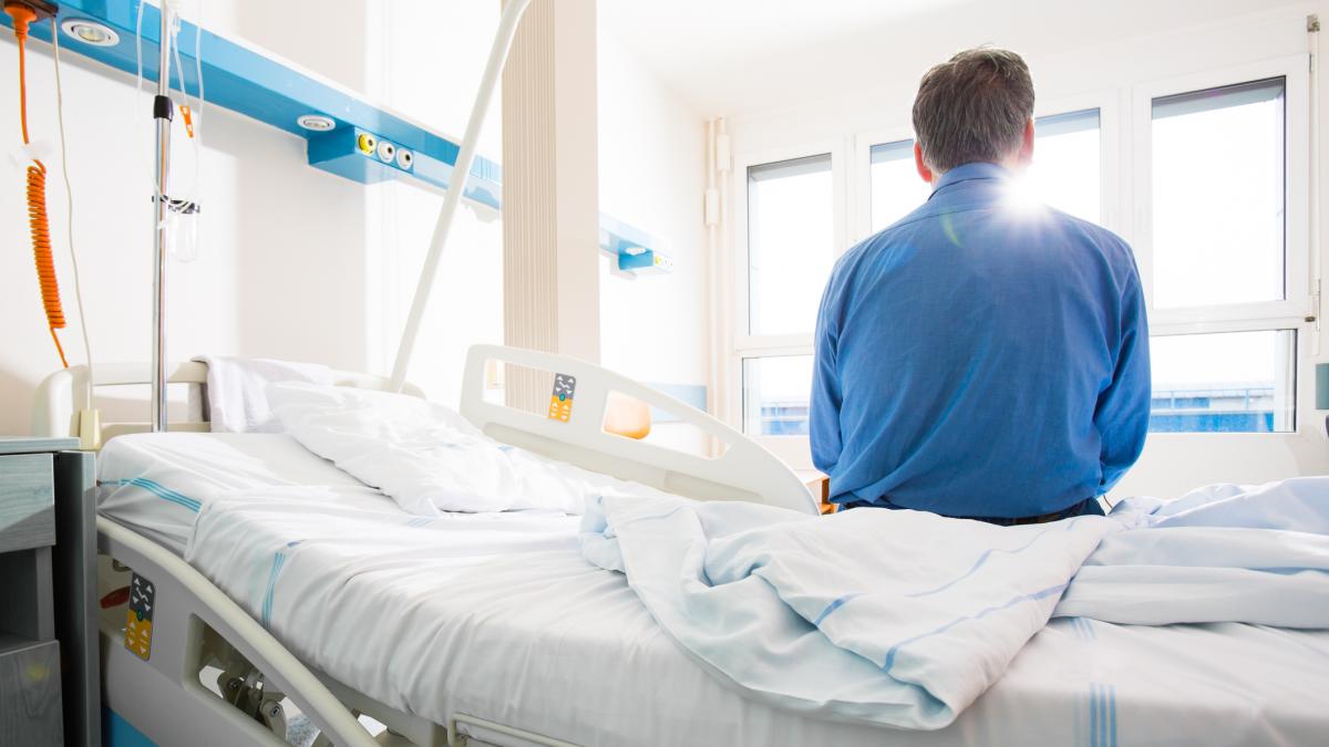 un barbat care a avut erectie timp de peste 30 de ore a primit despagubiri de 50 000 de euro si sotia lui a fost compensata