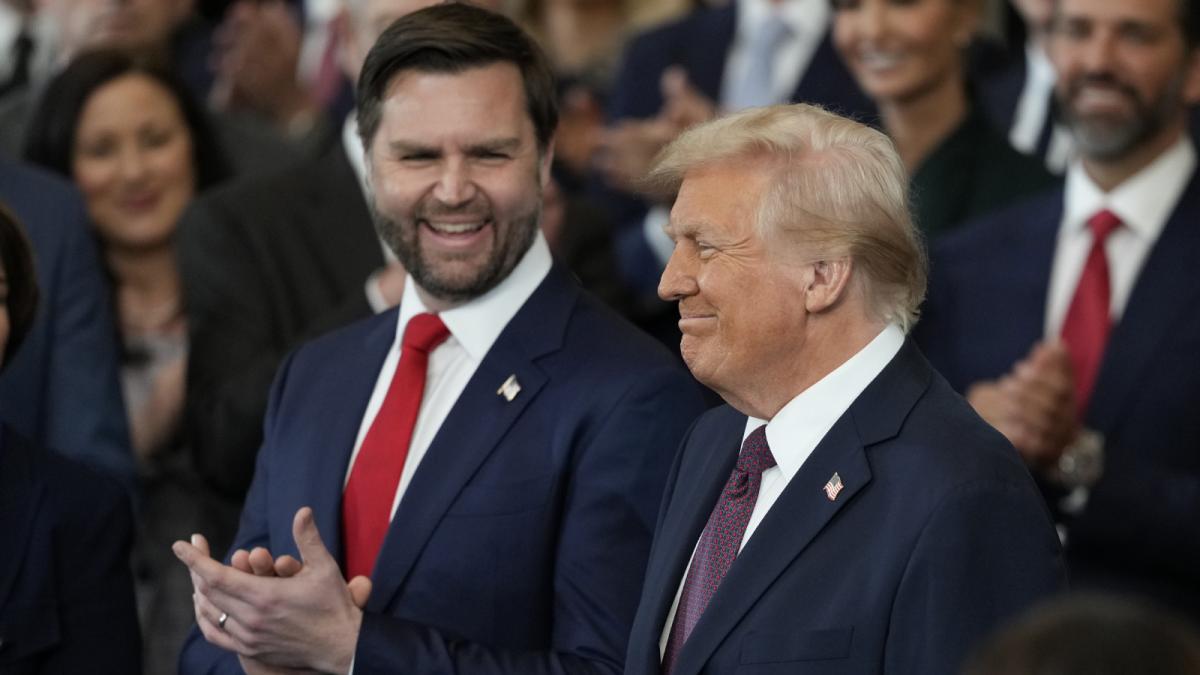 controversa pe facebook si instagram oamenii acuza ca au fost fortati sa ii urmareasca pe trump si jd vance ce explicatii a dat meta