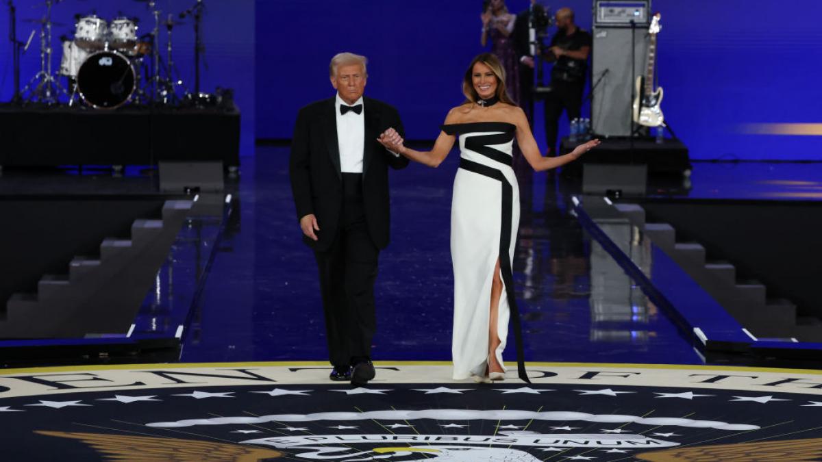 donald trump a postat o fotografie din ziua nuntii cu melania cuplul a sarbatorit 20 de ani de casatorie