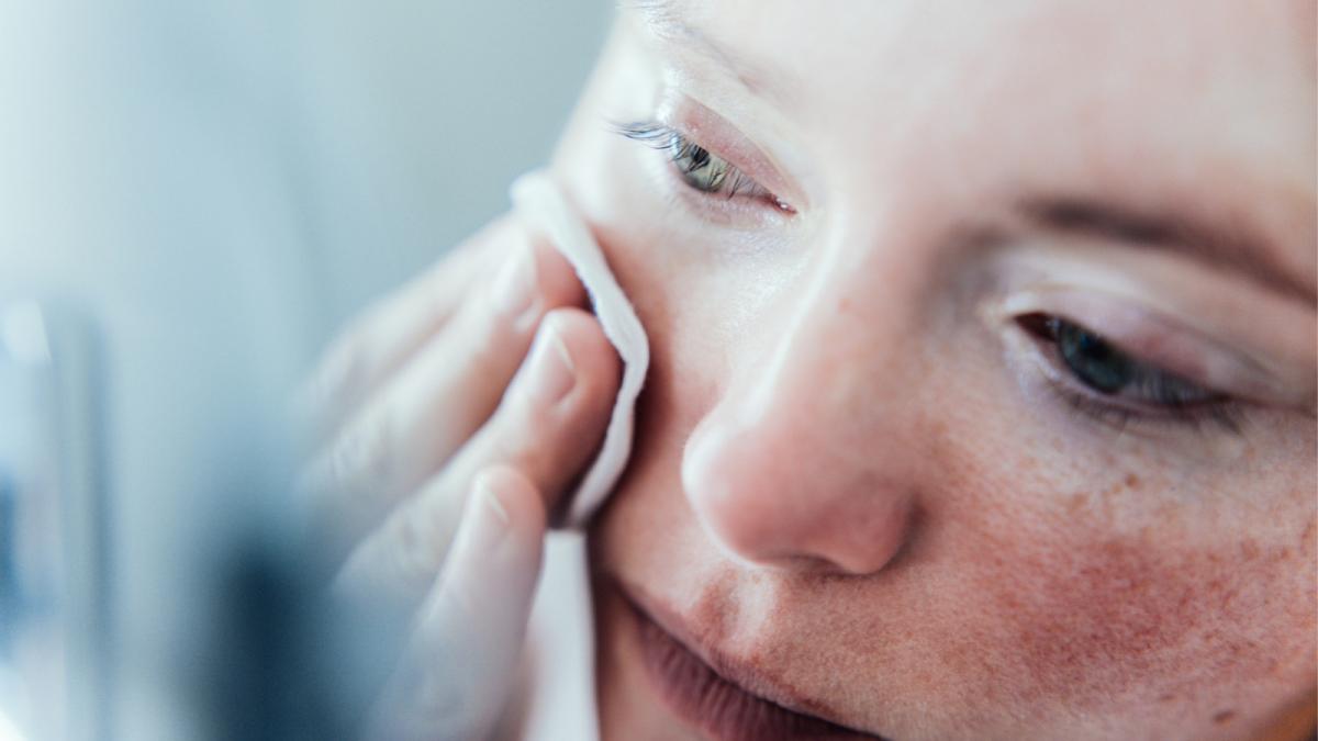 un medic avertizeaza despre pericolele trendurilor de pe tiktok pentru a trata acneea ridurile si gusa e o falsa iluzie sunt nocive