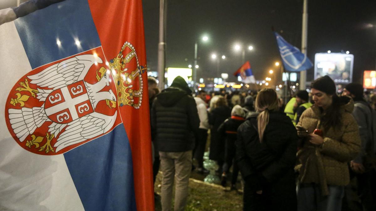 serbia este zguduita de noi proteste mae a emis atentionare de calatorie pericol de blocaje la belgrad si novi sad
